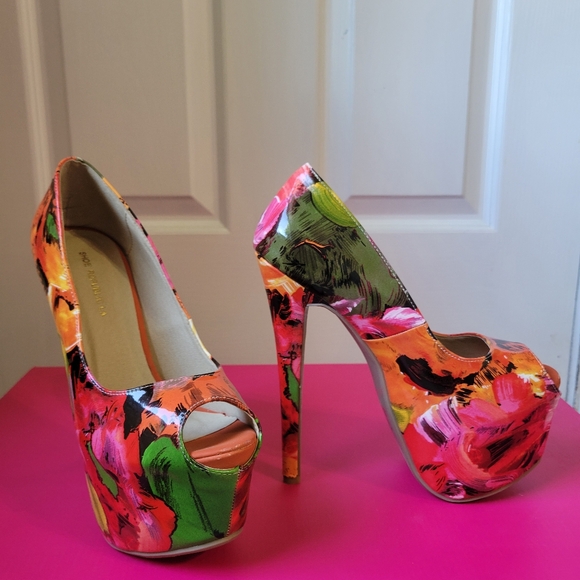 Pumps - Picture 5 of 6